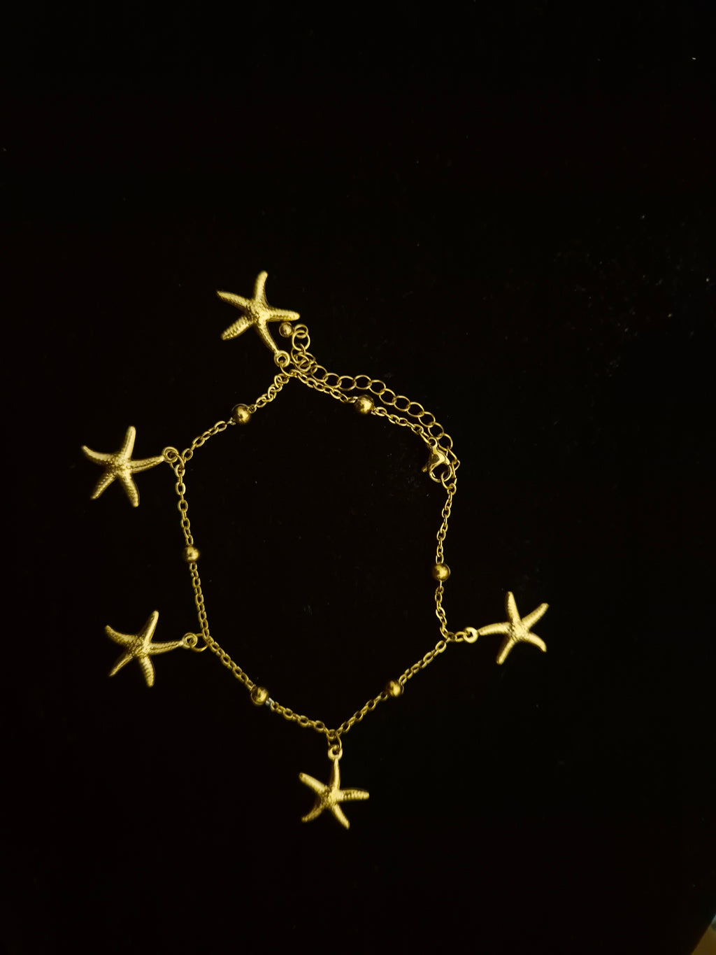 ANTI TARNISH BRACELET WIRH SMALL STARFISH CHARMS