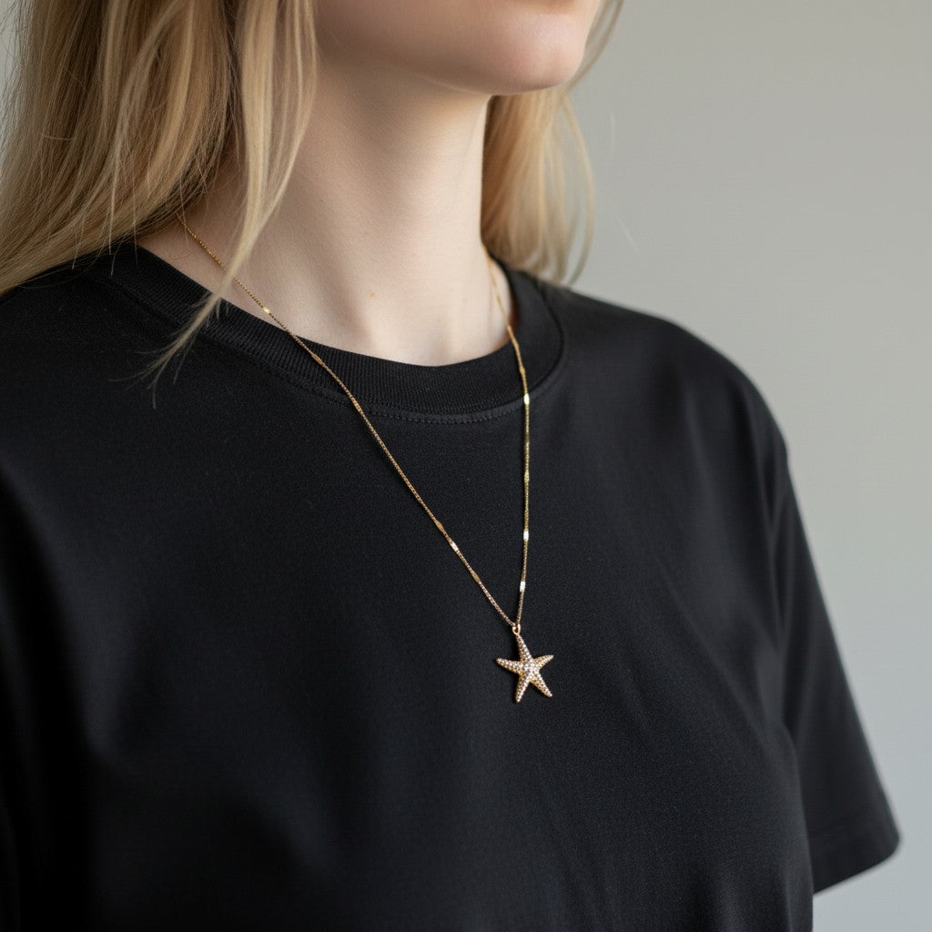 Anu chain with star pendant