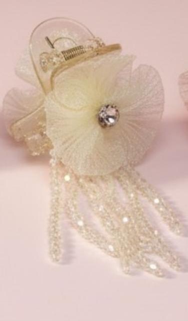 Luxe tulle charm clip